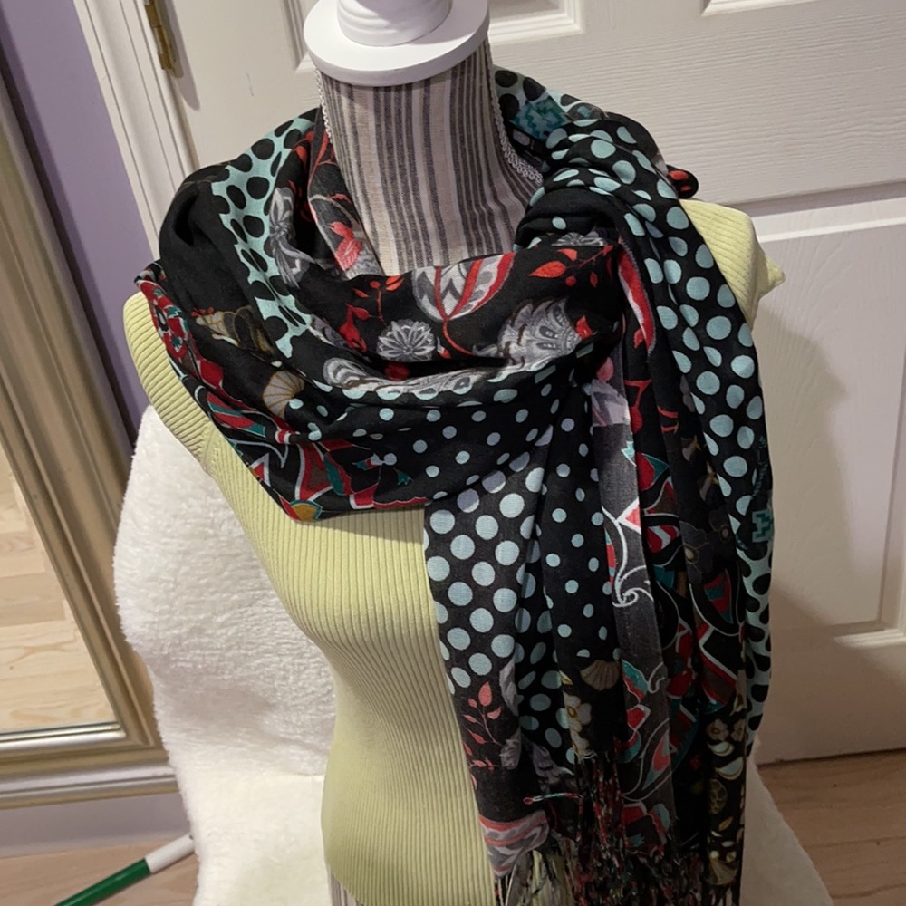 Woman scarve